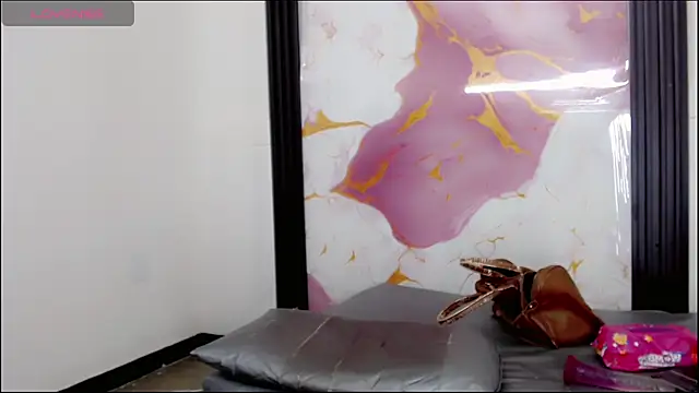 Snapshot of Valeria_Linares chatting on 03.30.26 Valeria Linares online show from 03.30.26