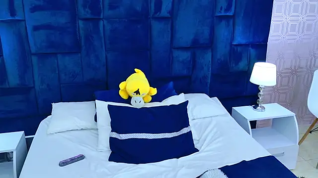 Cami Rousse online show from 04.15.26