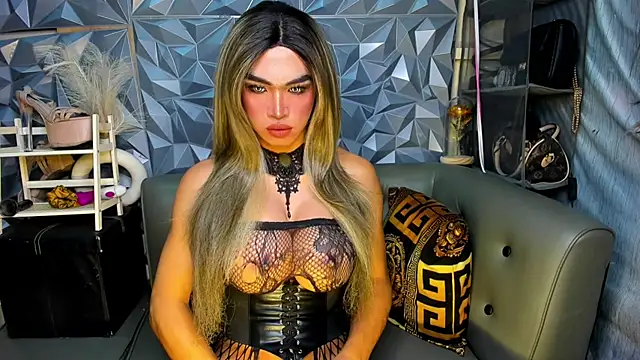 10inDominant Ayesha online show from 03.30.26