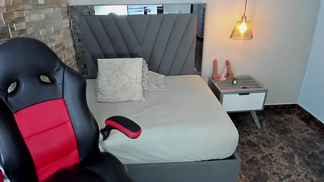 LUCIA KHAN online show from 03.11.26