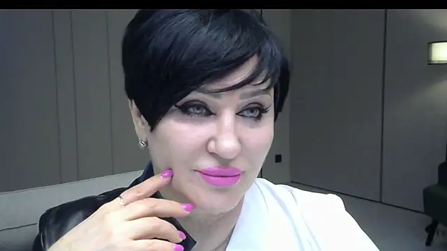 Snapshot of Kleotempt chatting on 04.19.26 Kleotempt online show from 04.19.26