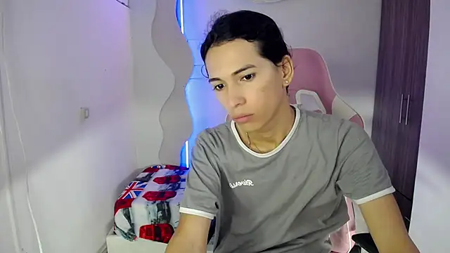 Larry craft online show from 04.10.26