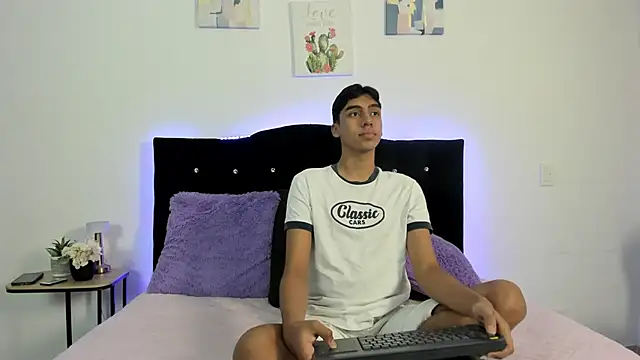 Eros Lux online show from 03.06.26