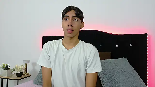 Snapshot of Eros_Lux chatting on 06.19.26 Eros Lux online show from 06.19.26