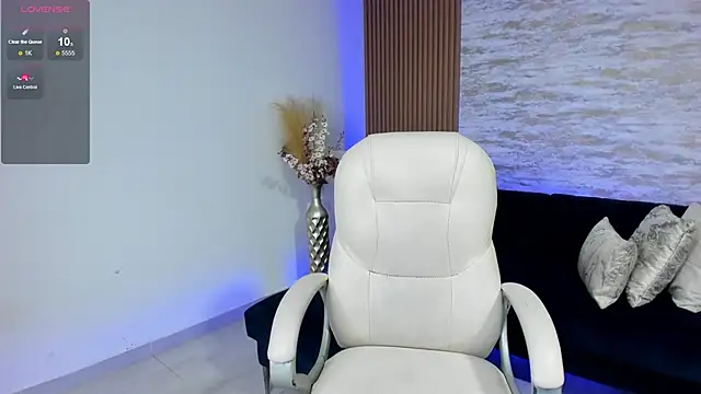 Snapshot of ANGIE-SMITH chatting on 06.15.26 ANGIE-SMITH online show from 06.15.26