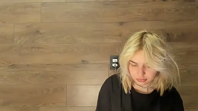 AmmyLuu online show from 06.14.26