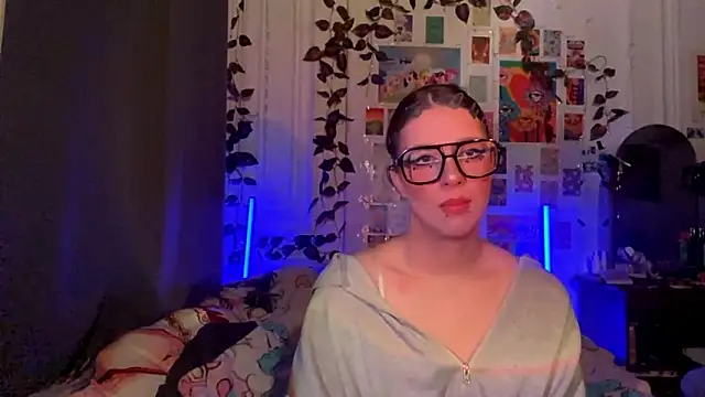 Snapshot of moonvampiq chatting on 02.27.26 moonvampiq online show from 02.27.26