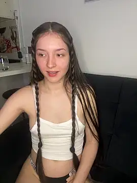 xluxulua online show from 03.05.26