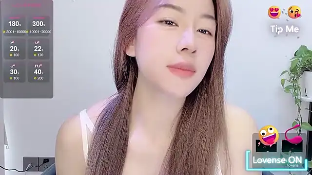 Snapshot of Baixi-01 chatting on 05.08.26 Baixi-01 online show from 05.08.26