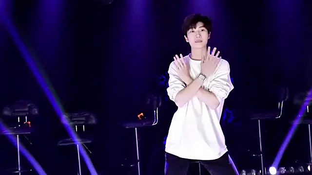 AOA-boy online show from 04.11.26