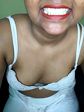 Snapshot of MISS_MADHURIBABY chatting on 06.18.26 MISS MADHURIBABY online show from 06.18.26