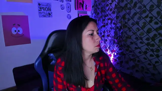 Snapshot of Megan_Collinss1 chatting on 03.17.26 Megan Collinss1 online show from 03.17.26