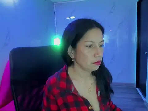 Snapshot of Megan_Collinss1 chatting on 04.05.26 Megan Collinss1 online show from 04.05.26