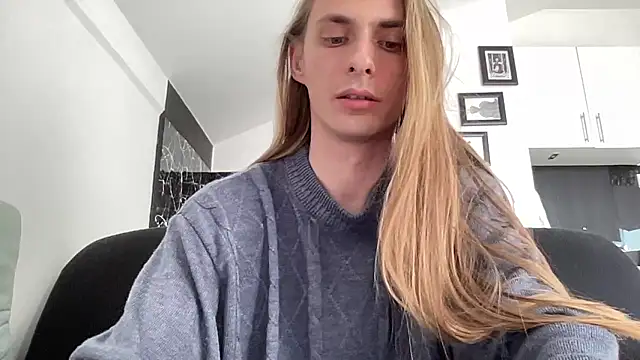 Snapshot of mi_chyort chatting on 02.25.26 mi chyort online show from 02.25.26