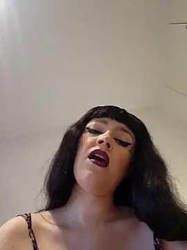 Mommynatrix online show from 04.28.26