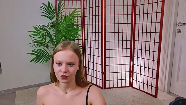 Sophie Peach  online show from 03.19.26