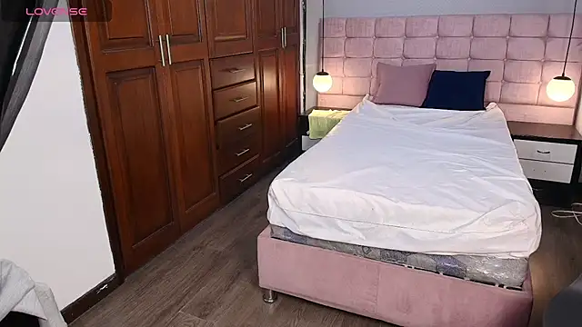 ShayMilleer online show from 04.06.26