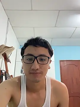 Snapshot of Gonzalogz chatting on 04.07.26 Gonzalogz online show from 04.07.26