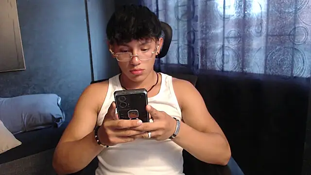 clark ken01 online show from 04.09.26