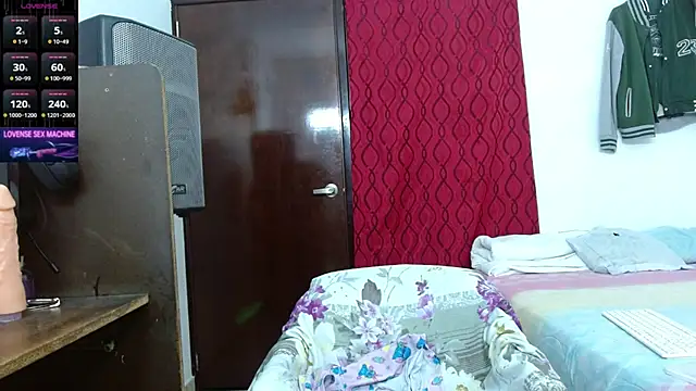 Snapshot of scarlet_johannson19 chatting on 06.25.26 scarlet johannson19 online show from 06.25.26
