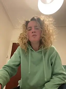 curlyirishgirl online show from 03.10.26