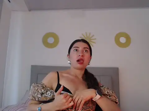 Snapshot of Julietaamado chatting on 04.20.26 Julietaamado online show from 04.20.26