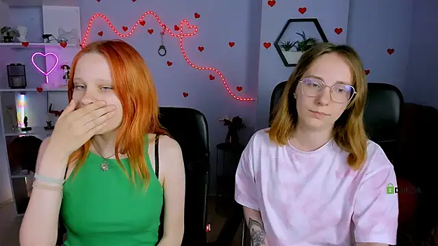 cassandra nik online show from 05.23.26