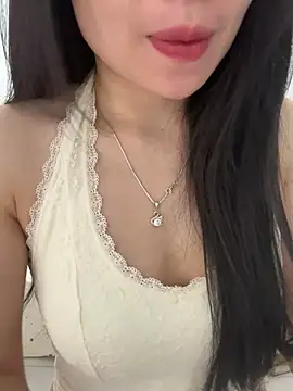 Snapshot of Tinn_tin chatting on 06.18.26 Tinn tin online show from 06.18.26