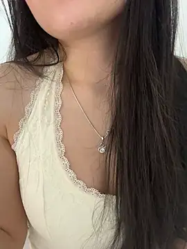 Snapshot of Tinn_tin chatting on 06.18.26 Tinn tin online show from 06.18.26