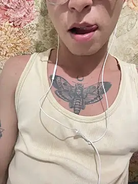 Snapshot of erickmoor2526 chatting on 02.26.26 erickmoor2526 online show from 02.26.26