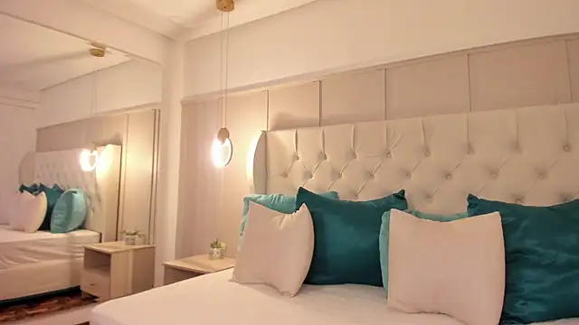 raquel mooon online show from 03.27.26