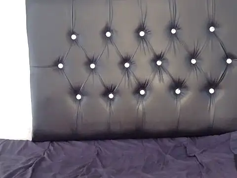 Snapshot of GripGoddess chatting on 02.28.26 GripGoddess online show from 02.28.26