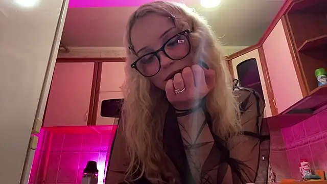 Mollywannatouch online show from 02.26.26