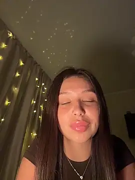 Fragile Tease online show from 03.28.26