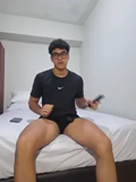 Snapshot of SweetMig chatting on 03.04.26 SweetMig online show from 03.04.26