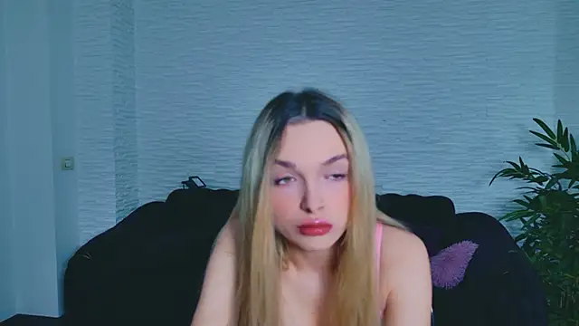 LannaSkyy online show from 04.14.26