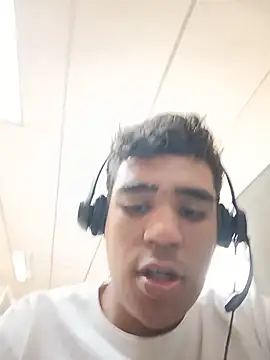 luis230436 online show from 05.20.26