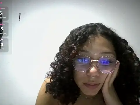 Snapshot of _im_sofia chatting on 03.12.26 im sofia online show from 03.12.26