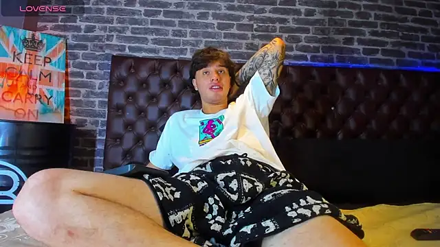 Snapshot of EXCLUSIVE8 chatting on 03.01.26 EXCLUSIVE8 online show from 03.01.26