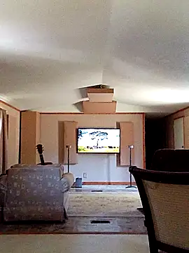 Snapshot of amazonwalrus chatting on 10.31.25 amazonwalrus online show from 10.31.25