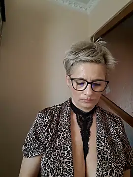 Snapshot of LunaBlaise chatting on 03.17.26 LunaBlaise online show from 03.17.26