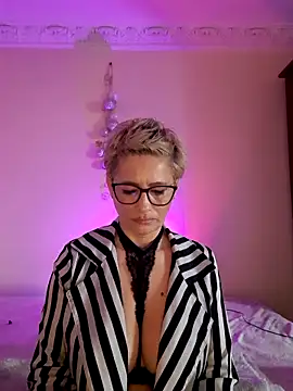 Snapshot of LunaBlaise chatting on 03.26.26 LunaBlaise online show from 03.26.26