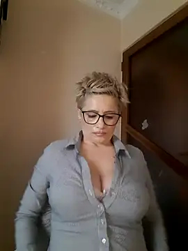 Snapshot of LunaBlaise chatting on 03.28.26 LunaBlaise online show from 03.28.26