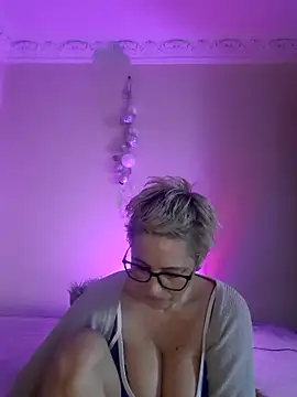 Snapshot of LunaBlaise chatting on 03.31.26 LunaBlaise online show from 03.31.26