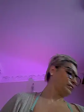 Snapshot of LunaBlaise chatting on 04.17.26 LunaBlaise online show from 04.17.26