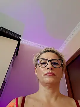 Snapshot of LunaBlaise chatting on 04.23.26 LunaBlaise online show from 04.23.26