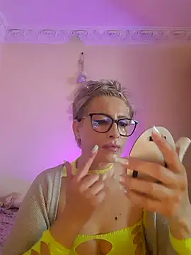Snapshot of LunaBlaise chatting on 05.04.26 LunaBlaise online show from 05.04.26