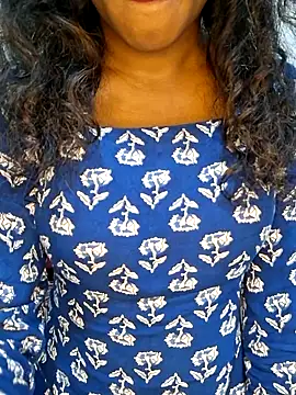Snapshot of Akni_ chatting on 04.25.26 Akni online show from 04.25.26