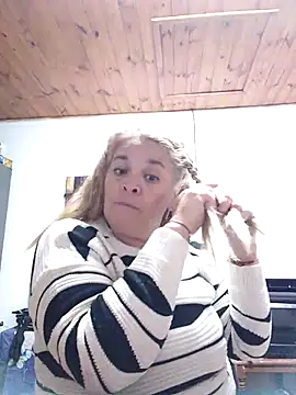 momismilf544 online show from 05.22.26