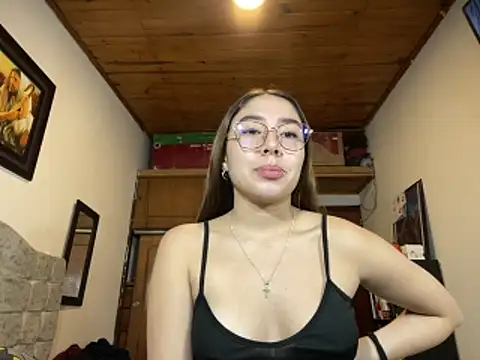 SquirtMaddiee  online show from 03.17.26